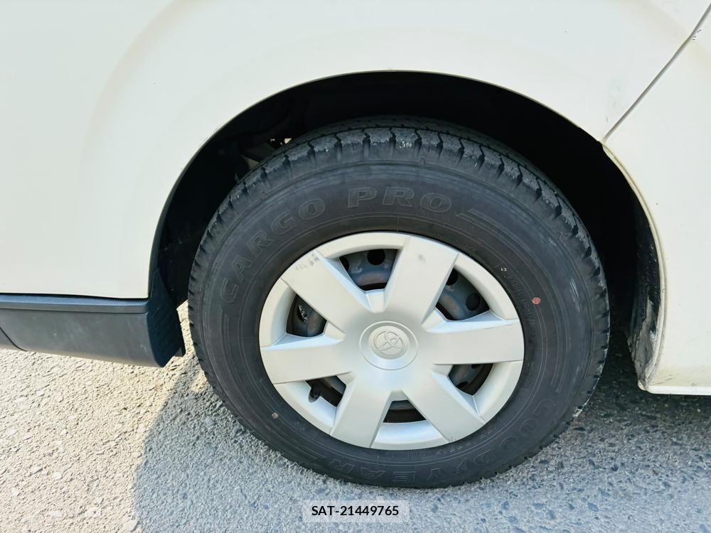 Toyota HIACE VAN 2019-05 8120439-29