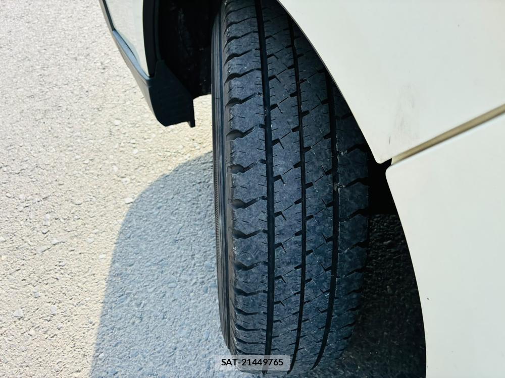 Toyota HIACE VAN 2019-05 8120439-31