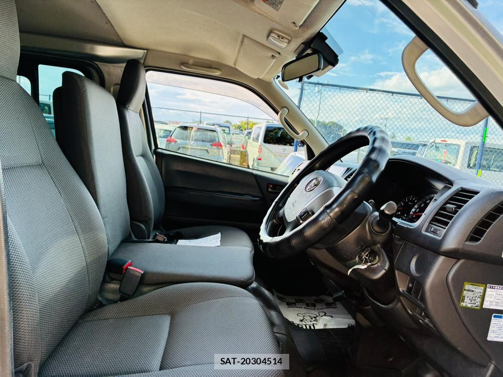 Toyota HIACE VAN 2019-10 8199627-11