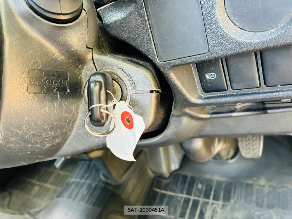 Toyota HIACE VAN 2019-10 8199627-16