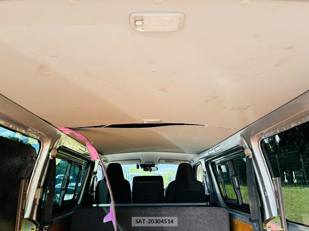Toyota HIACE VAN 2019-10 8199627-24