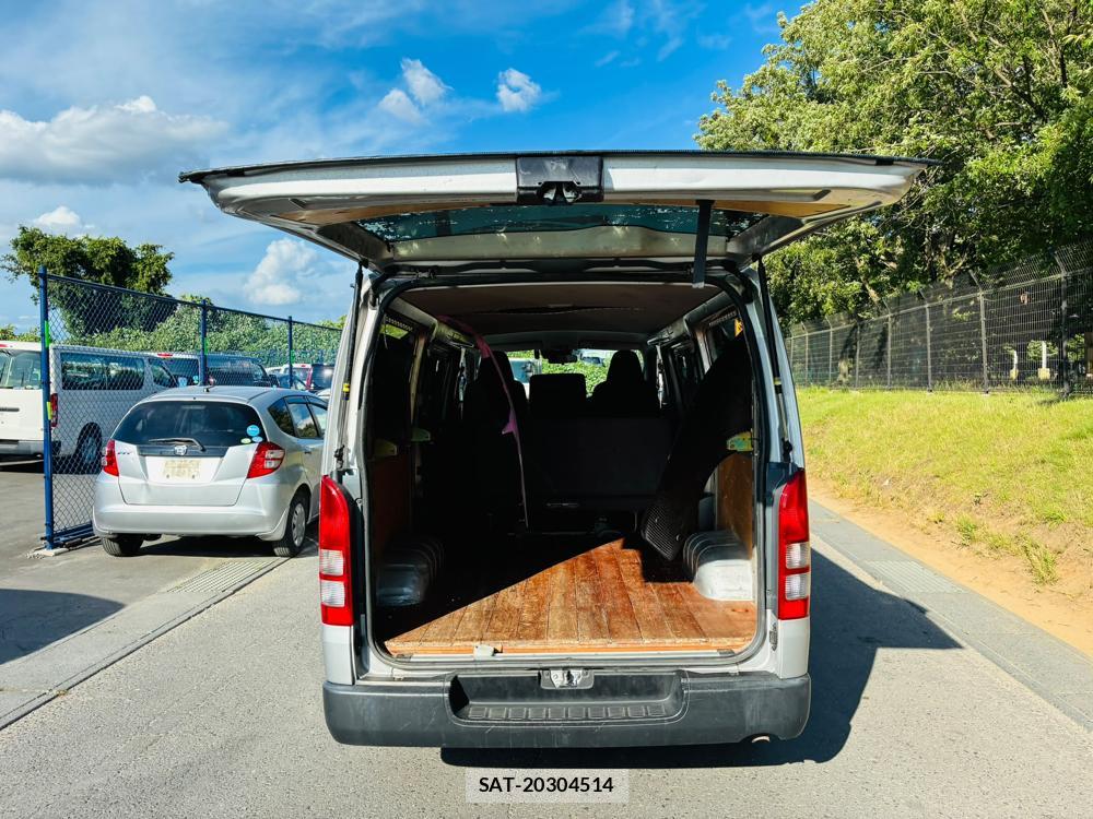 Toyota HIACE VAN 2019-10 8199627-26