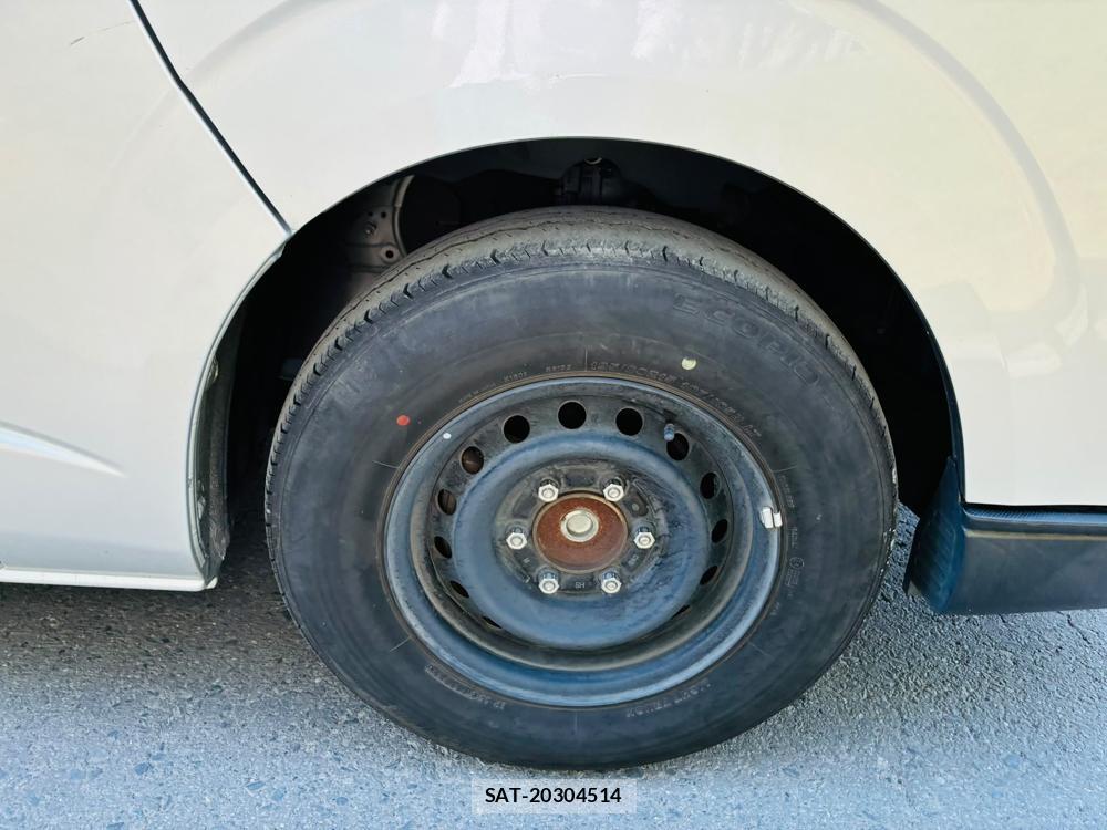 Toyota HIACE VAN 2019-10 8199627-28