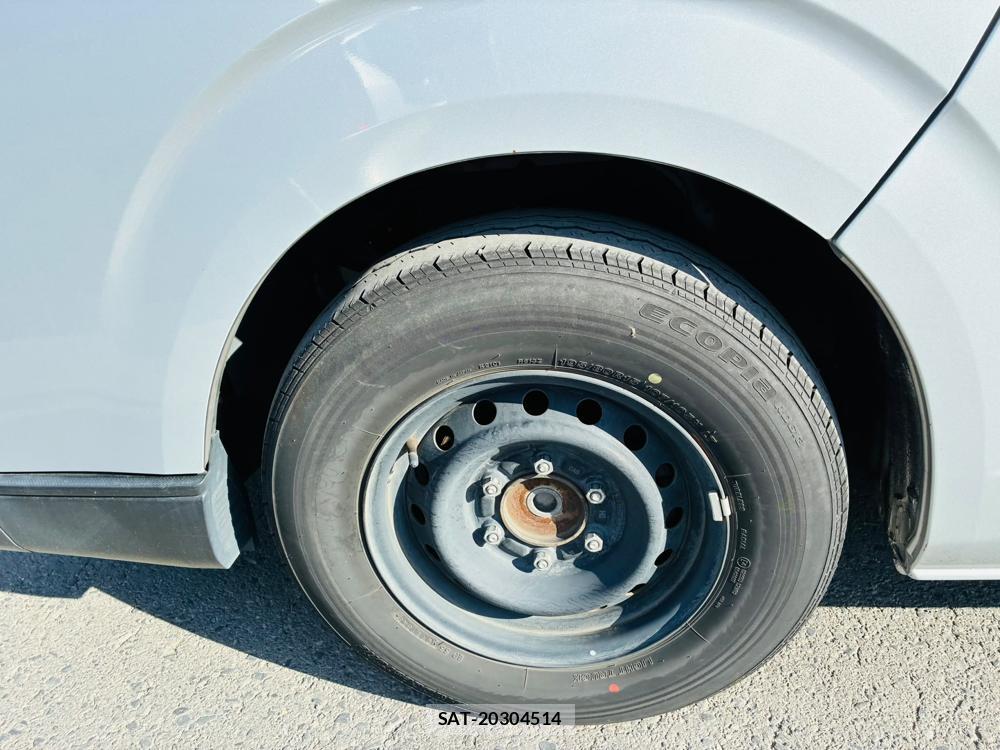 Toyota HIACE VAN 2019-10 8199627-29