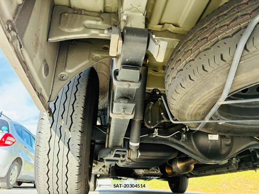 Toyota HIACE VAN 2019-10 8199627-35