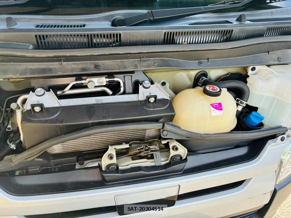 Toyota HIACE VAN 2019-10 8199627-38