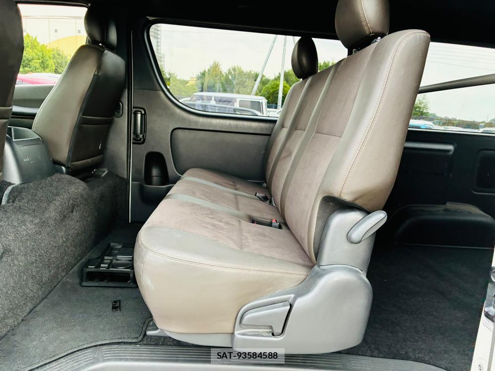 Toyota HIACE VAN 2019-06 8160955-9