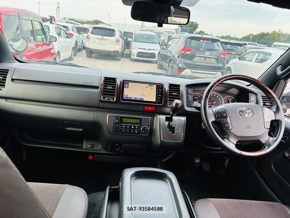 Toyota HIACE VAN 2019-06 8160955-12