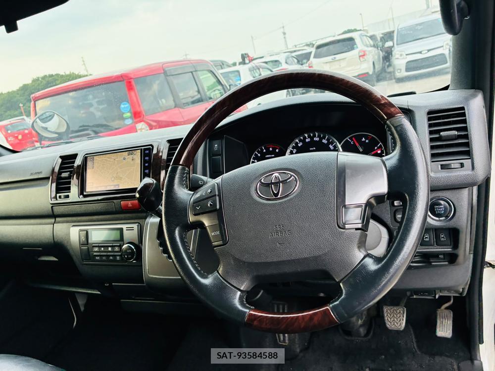 Toyota HIACE VAN 2019-06 8160955-14