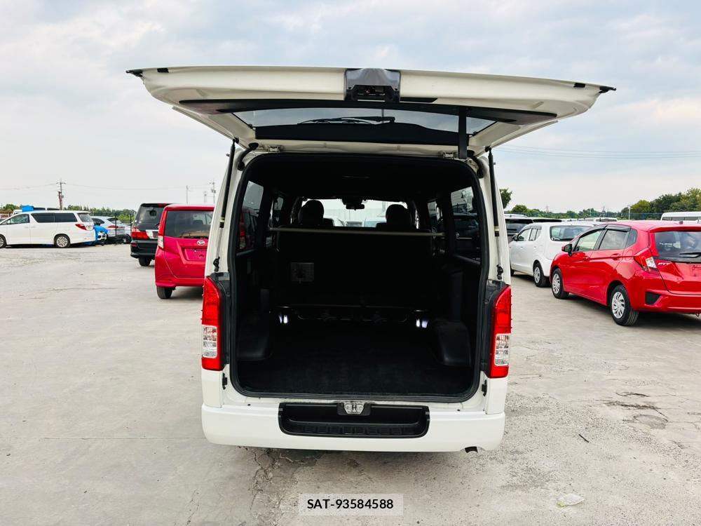 Toyota HIACE VAN 2019-06 8160955-26