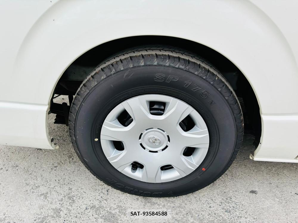 Toyota HIACE VAN 2019-06 8160955-27