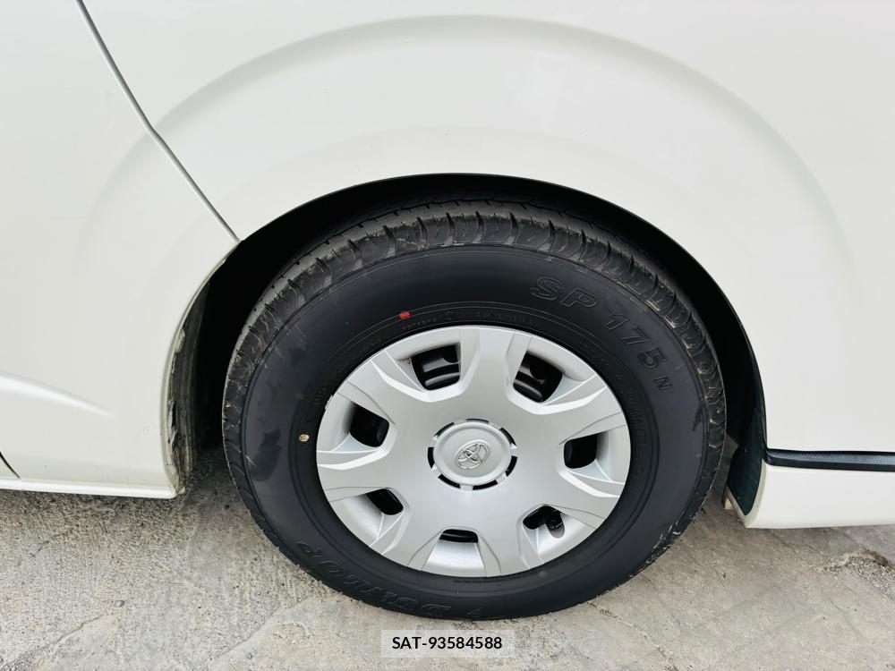 Toyota HIACE VAN 2019-06 8160955-28