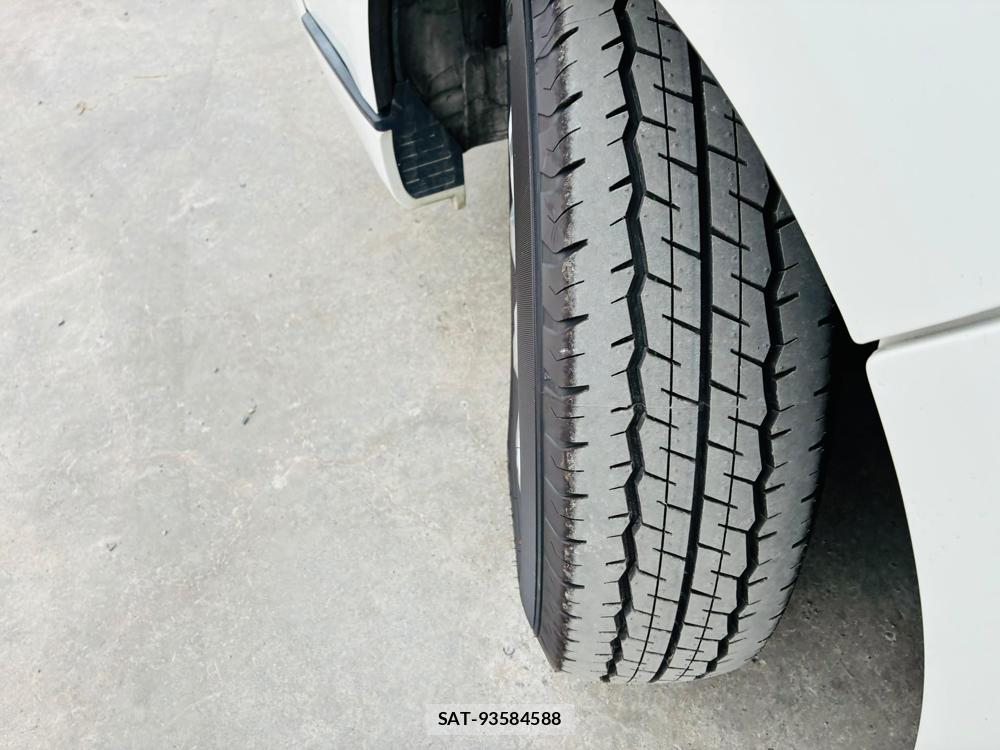 Toyota HIACE VAN 2019-06 8160955-31