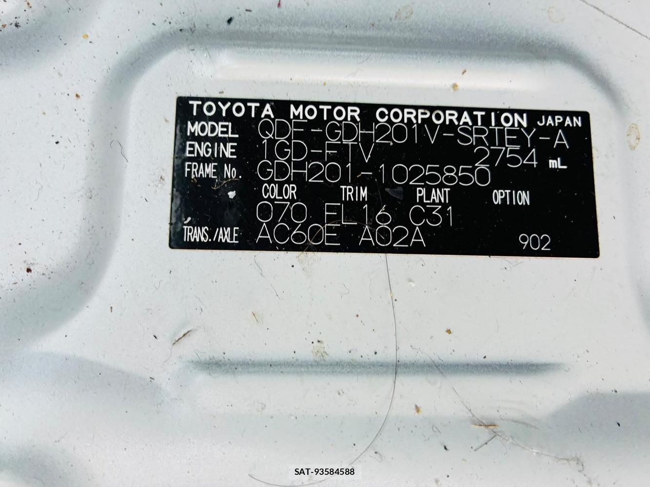 Toyota HIACE VAN 2019-06 8160955-34
