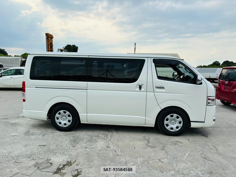 Toyota HIACE VAN 2019-06 8160955-5