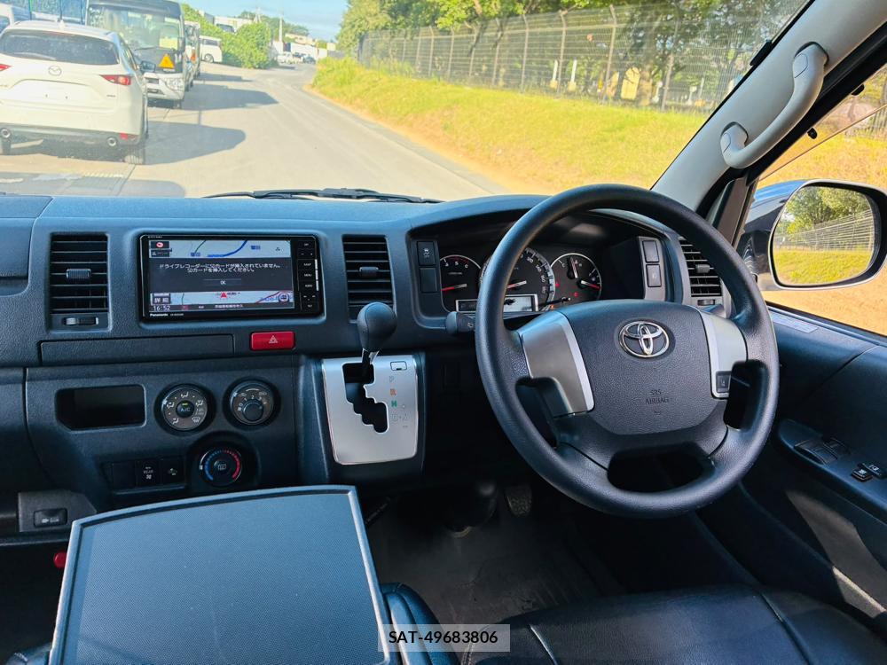 Toyota HIACE VAN 2019-04 8083200-13