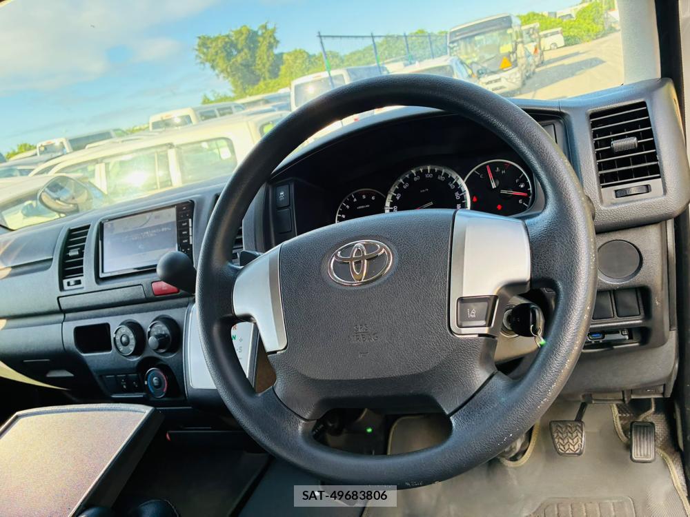 Toyota HIACE VAN 2019-04 8083200-14