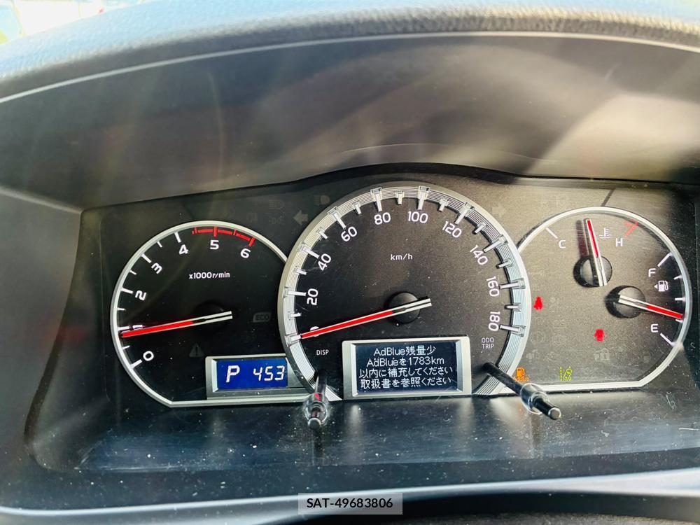 Toyota HIACE VAN 2019-04 8083200-15
