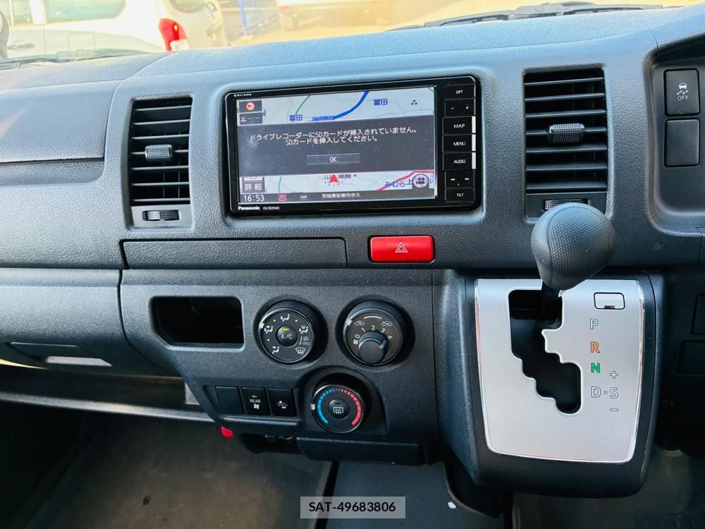 Toyota HIACE VAN 2019-04 8083200-19