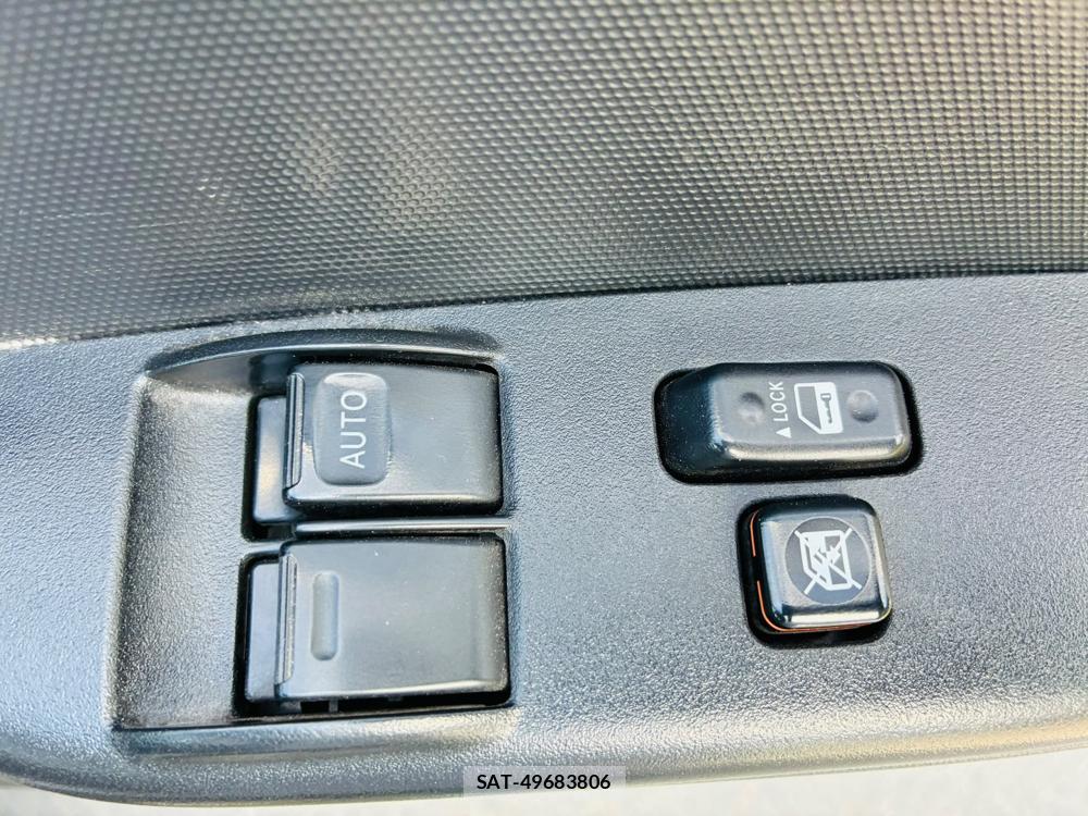 Toyota HIACE VAN 2019-04 8083200-21