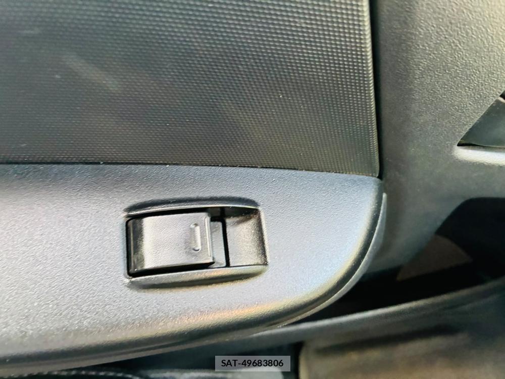 Toyota HIACE VAN 2019-04 8083200-23