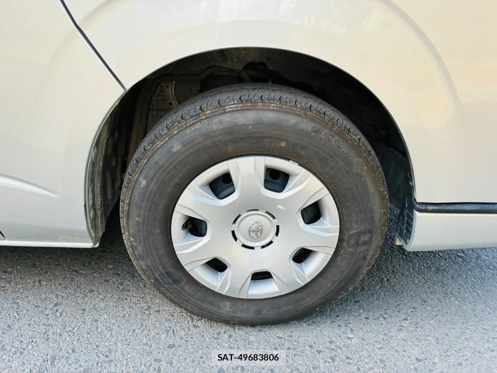 Toyota HIACE VAN 2019-04 8083200-28
