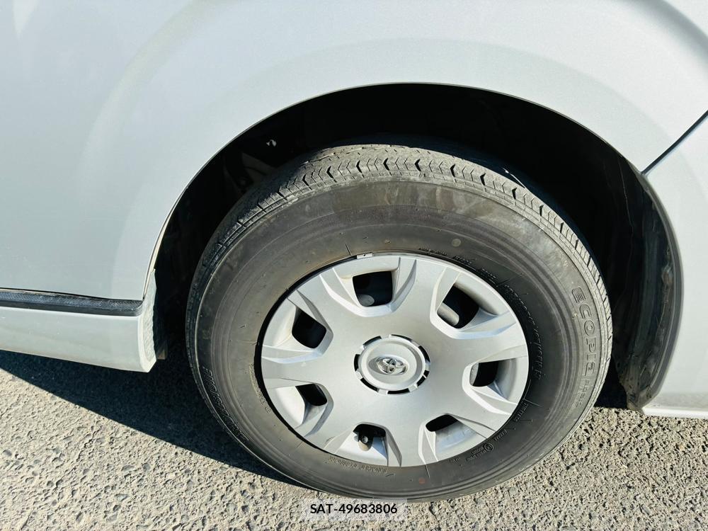 Toyota HIACE VAN 2019-04 8083200-29