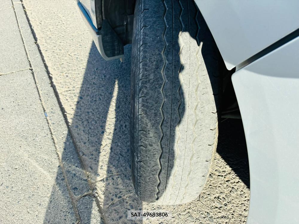 Toyota HIACE VAN 2019-04 8083200-31