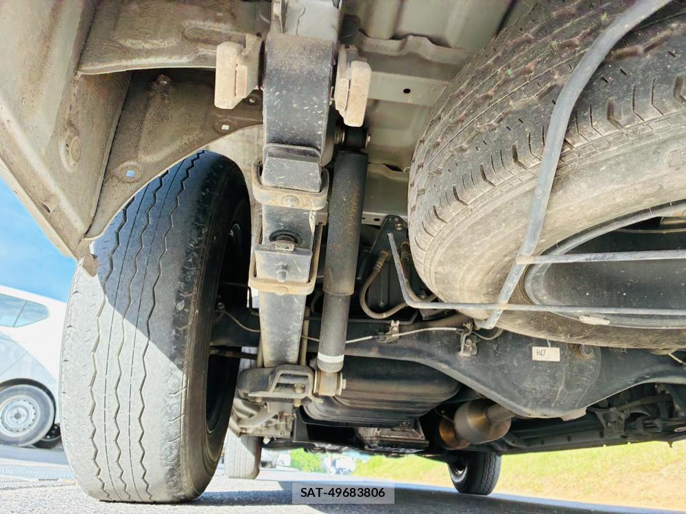 Toyota HIACE VAN 2019-04 8083200-35