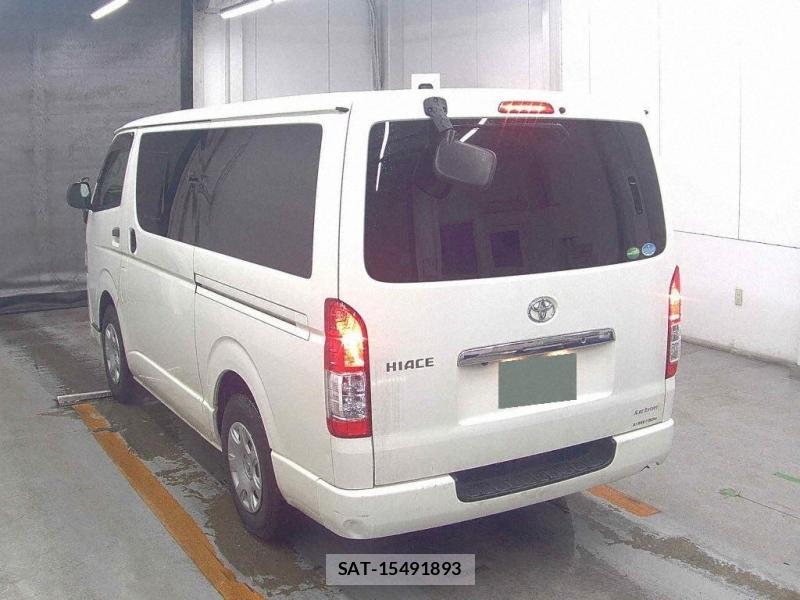 Toyota HIACE VAN 2019-02 8352567-2