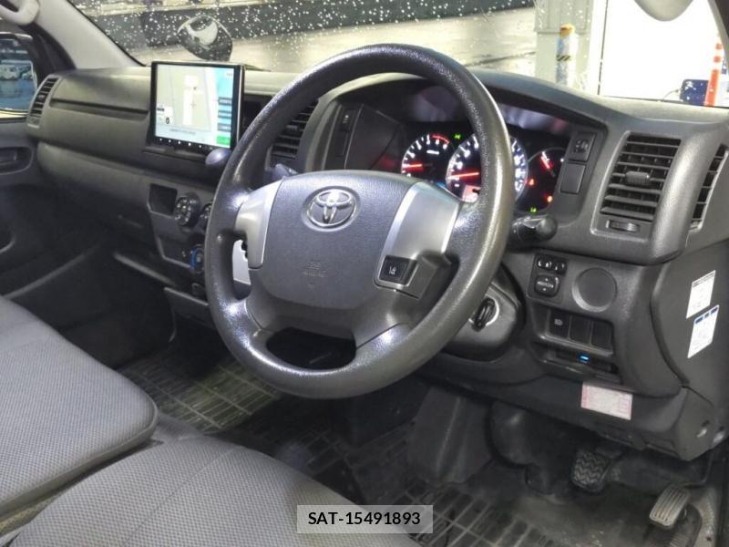 Toyota HIACE VAN 2019-02 8352567-4