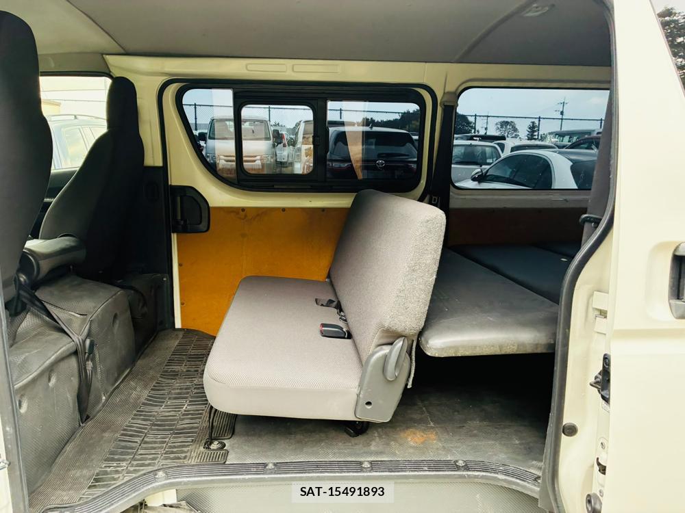 Toyota HIACE VAN 2019-02 8352567-9
