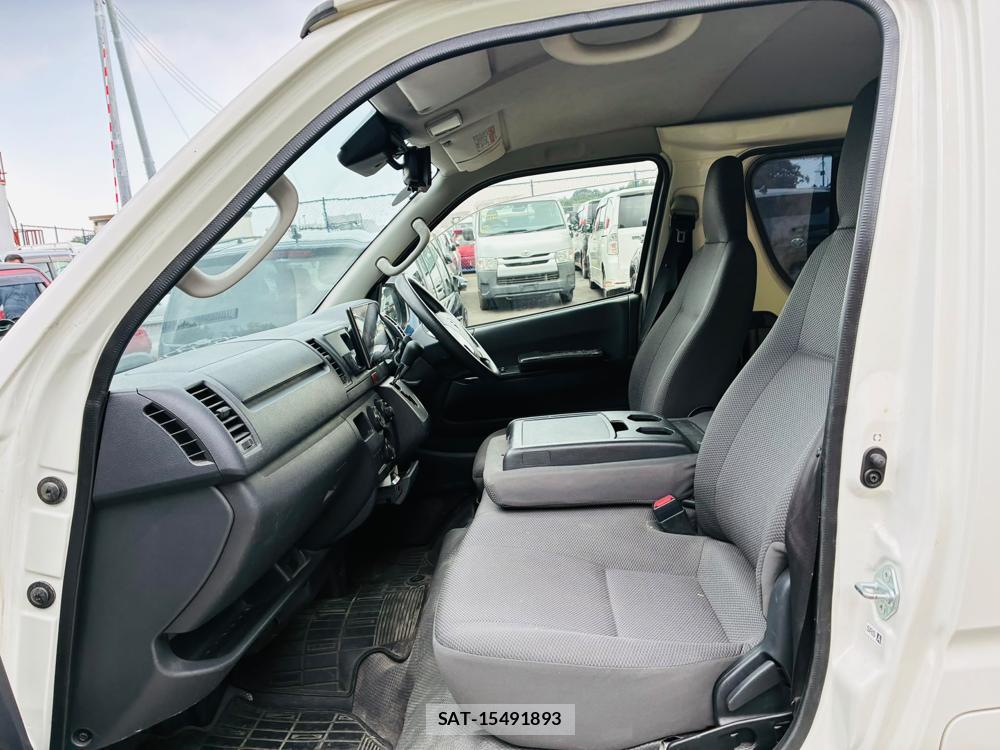 Toyota HIACE VAN 2019-02 8352567-10
