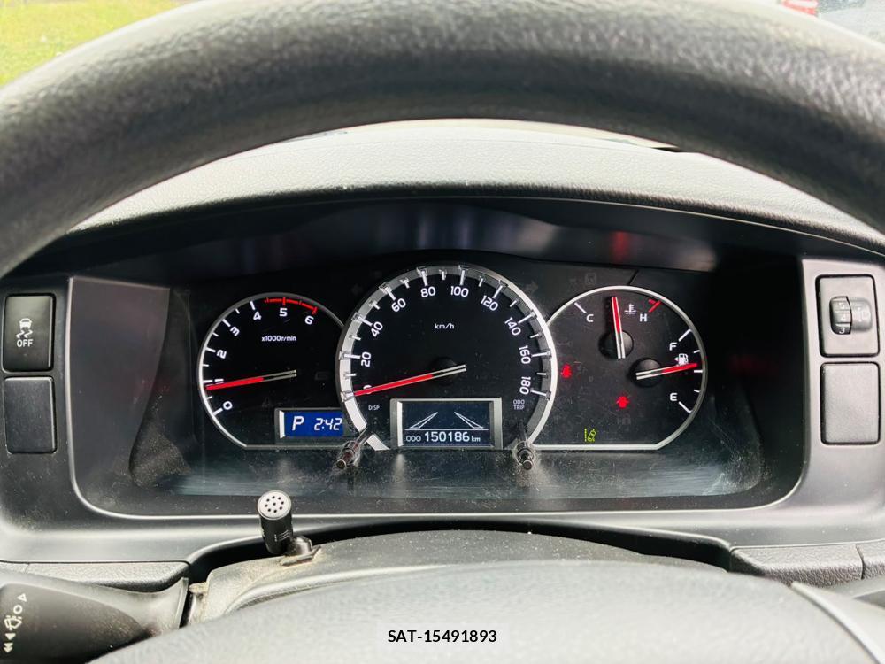 Toyota HIACE VAN 2019-02 8352567-15