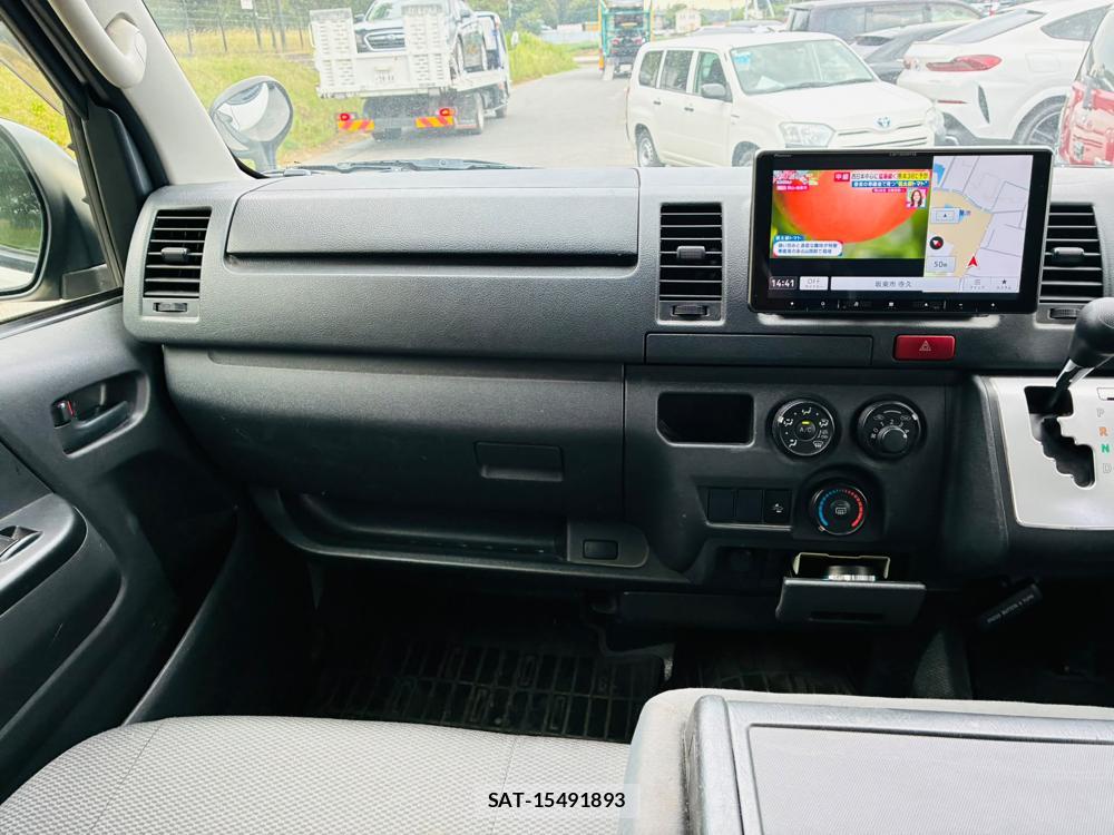 Toyota HIACE VAN 2019-02 8352567-16