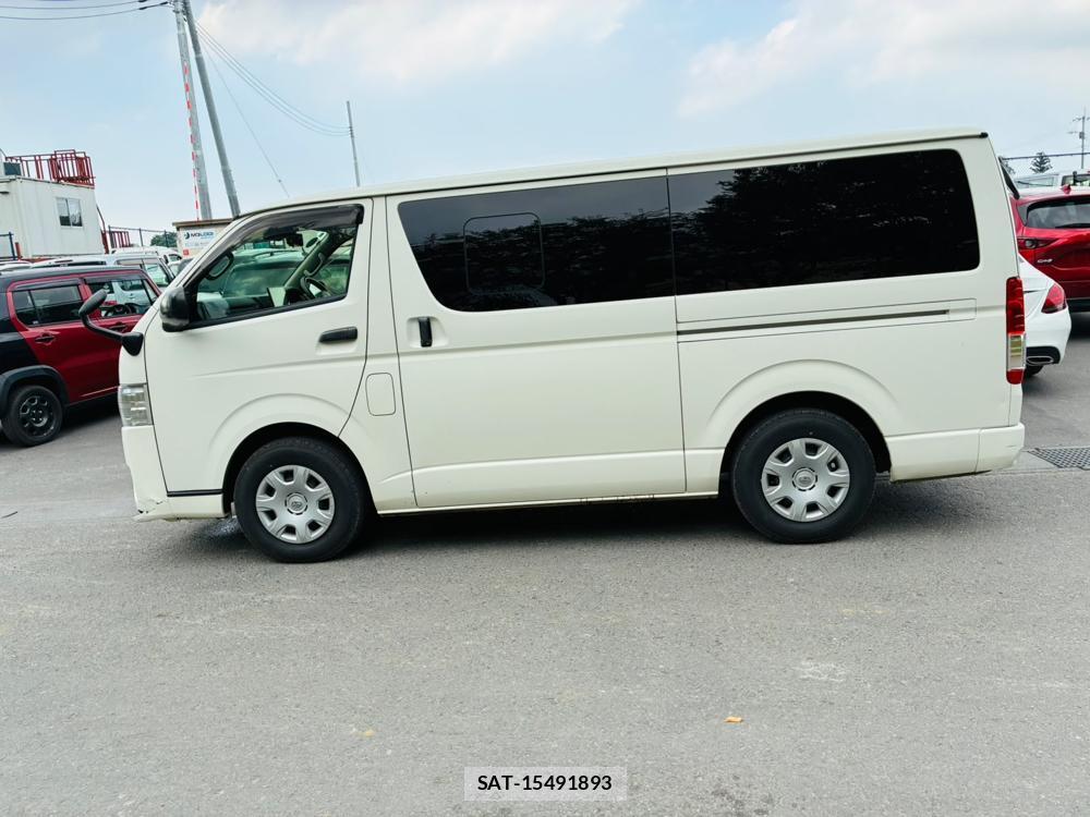 Toyota HIACE VAN 2019-02 8352567-1