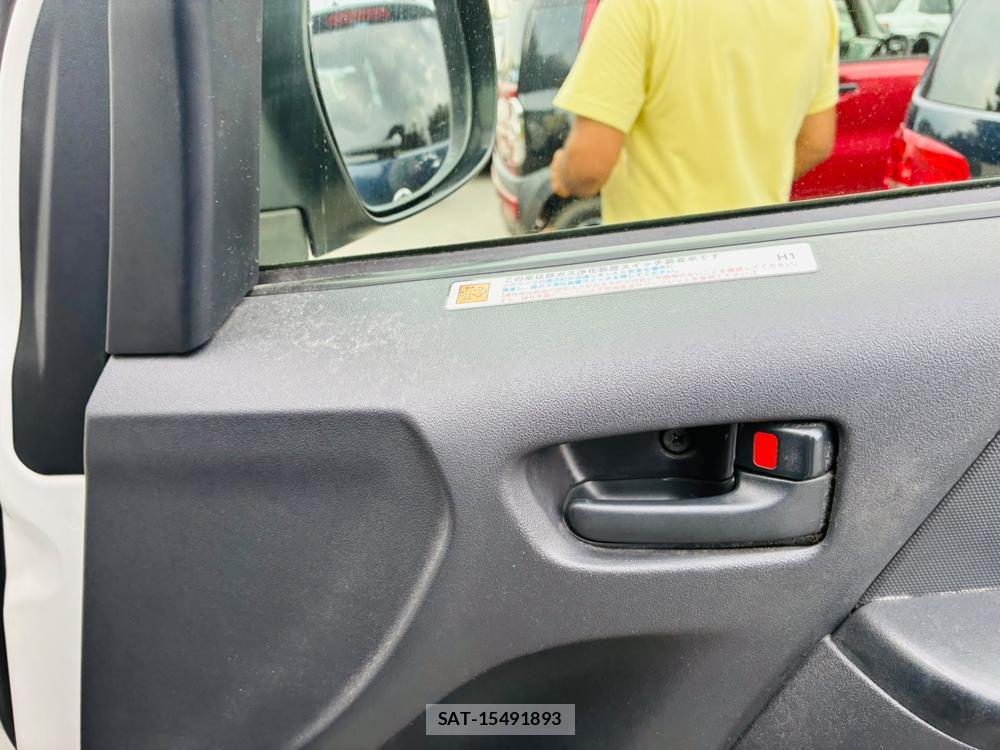 Toyota HIACE VAN 2019-02 8352567-19