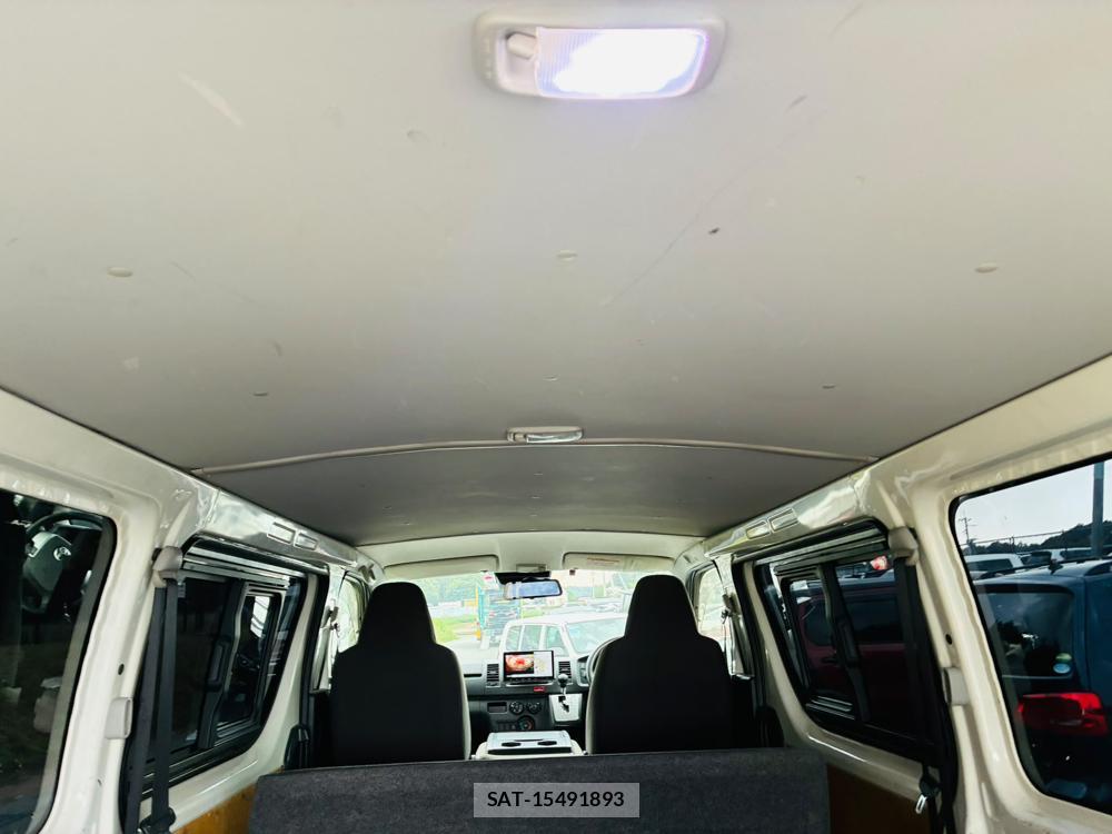 Toyota HIACE VAN 2019-02 8352567-23