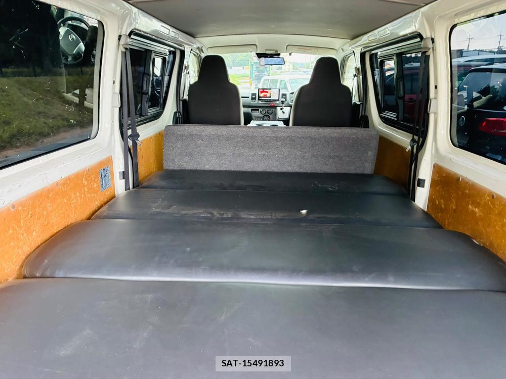 Toyota HIACE VAN 2019-02 8352567-24