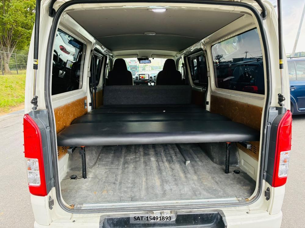 Toyota HIACE VAN 2019-02 8352567-25