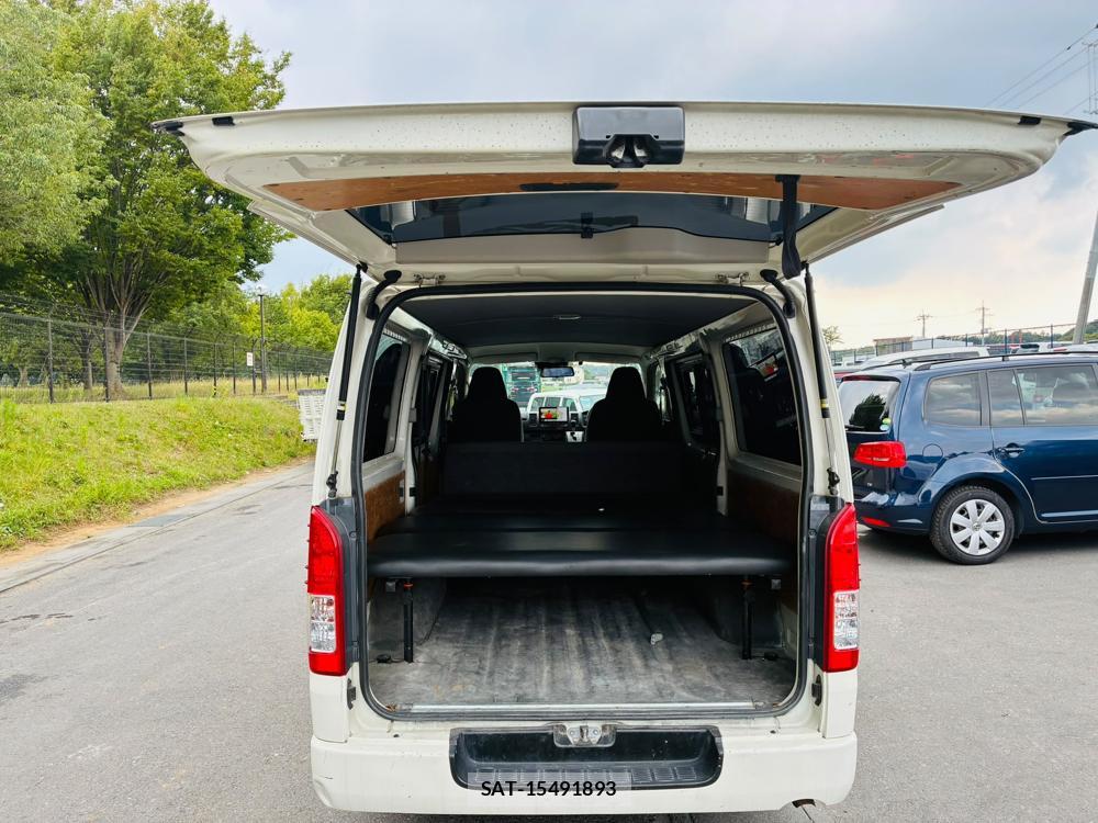 Toyota HIACE VAN 2019-02 8352567-26