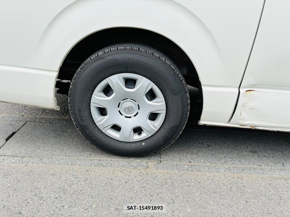 Toyota HIACE VAN 2019-02 8352567-27
