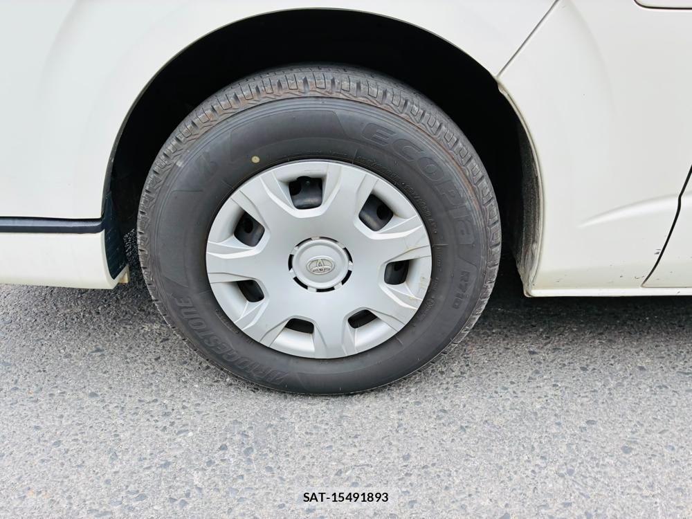 Toyota HIACE VAN 2019-02 8352567-29