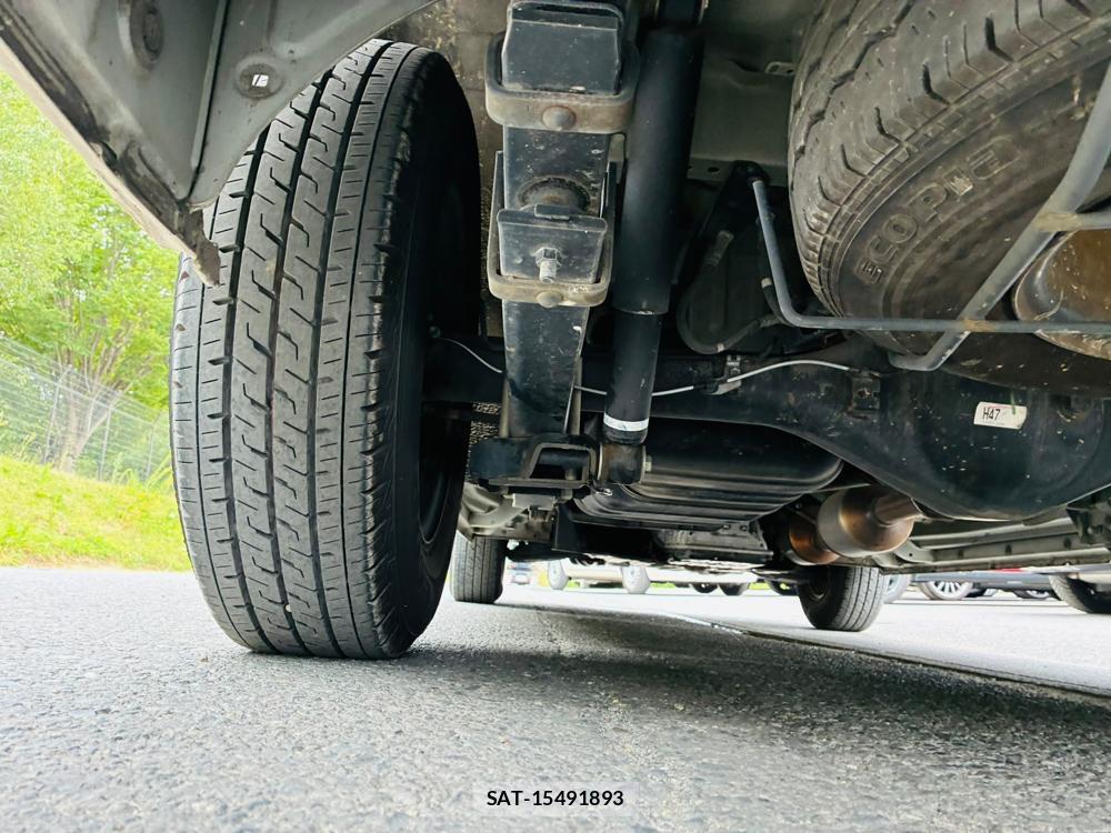 Toyota HIACE VAN 2019-02 8352567-35