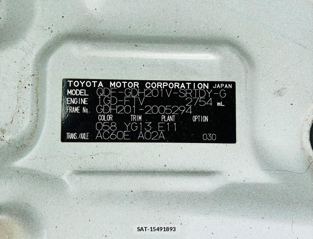 Toyota HIACE VAN 2019-02 8352567-39