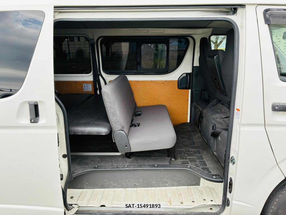 Toyota HIACE VAN 2019-02 8352567-8
