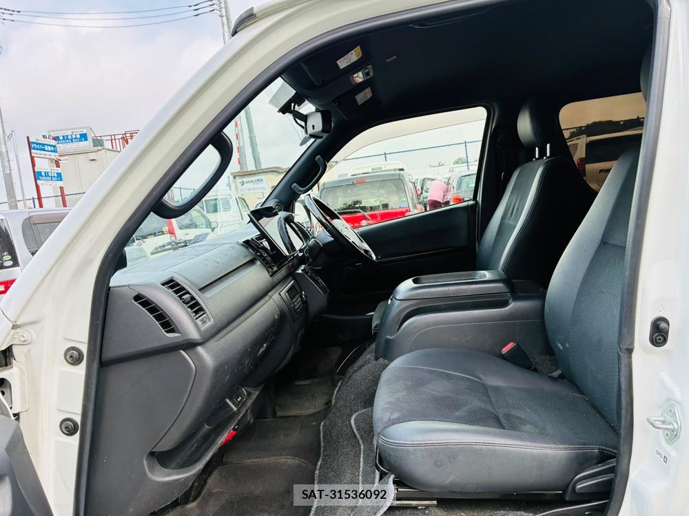 Toyota HIACE VAN 2019-09 8351698-9