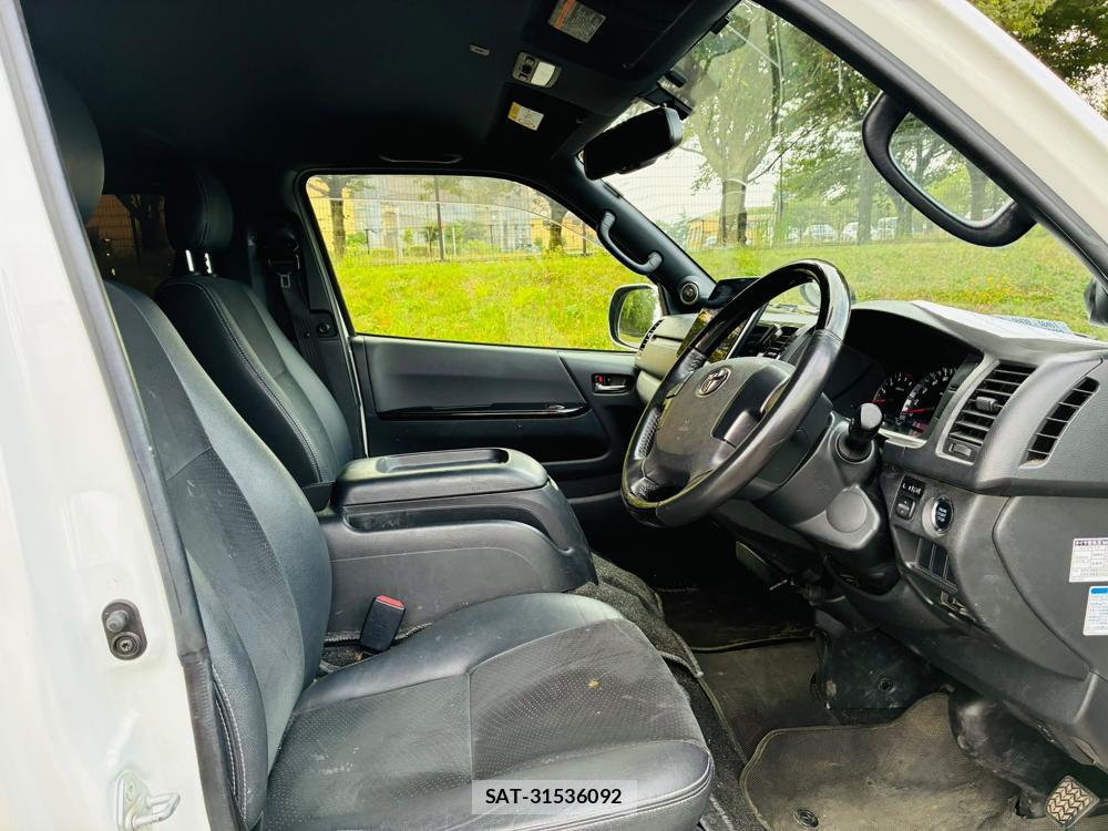 Toyota HIACE VAN 2019-09 8351698-10
