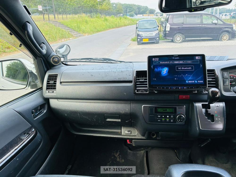 Toyota HIACE VAN 2019-09 8351698-16