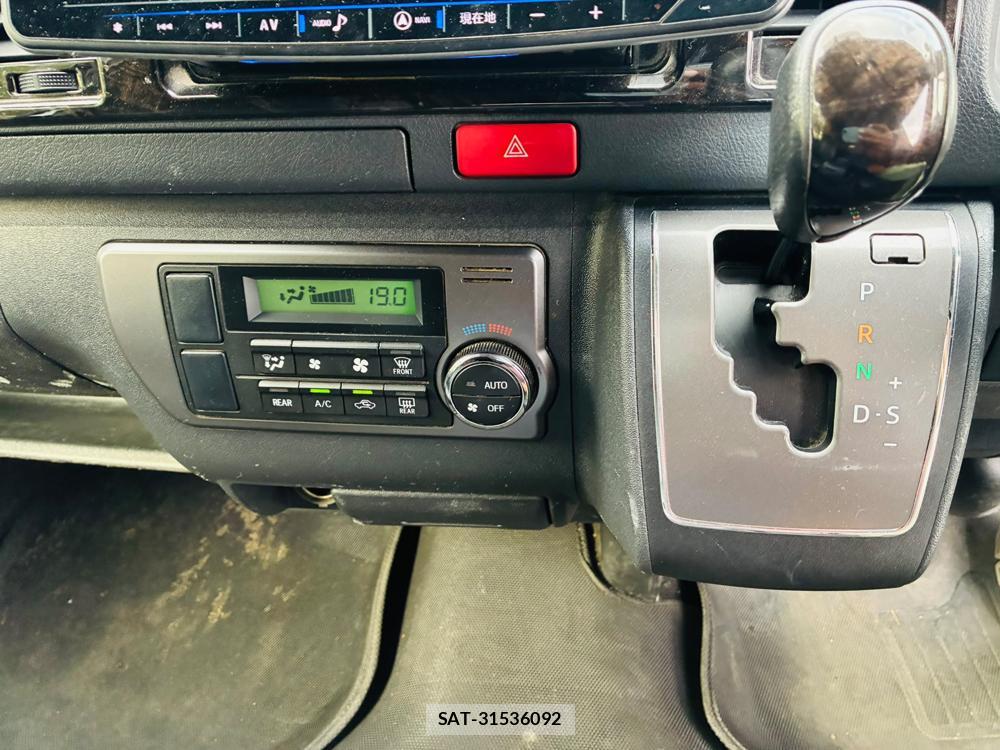 Toyota HIACE VAN 2019-09 8351698-18